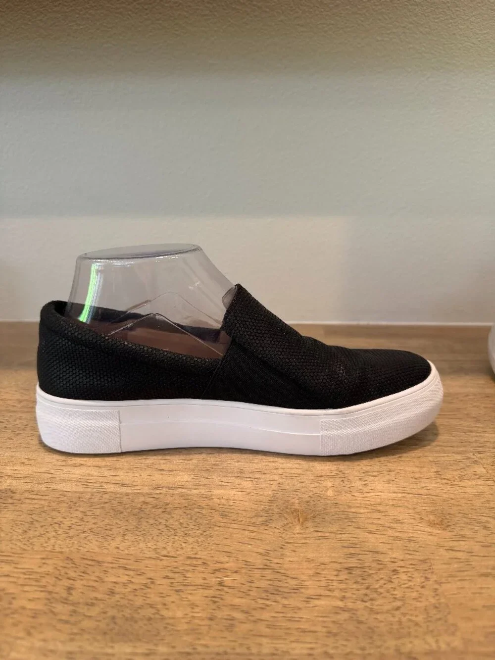 Vince Camuto Kanesya Black Leather Slip On Platform Sneakers 7.5 - Picture 2 of 9